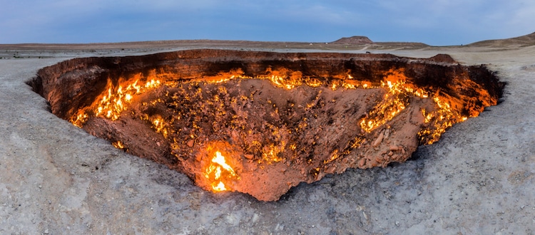 ‘Gates of Hell’ Crater Has Been Burning in Remote Desert for 50 Years ...